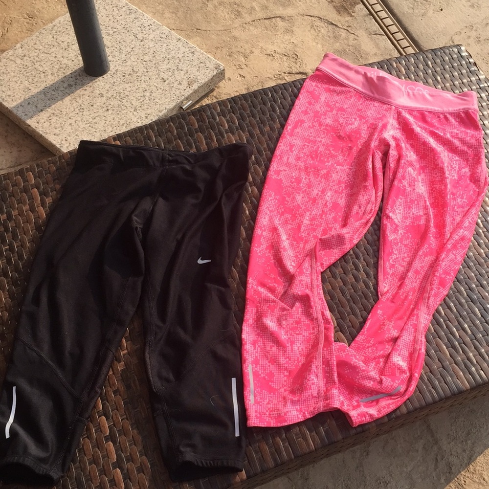 2 Nike Capri